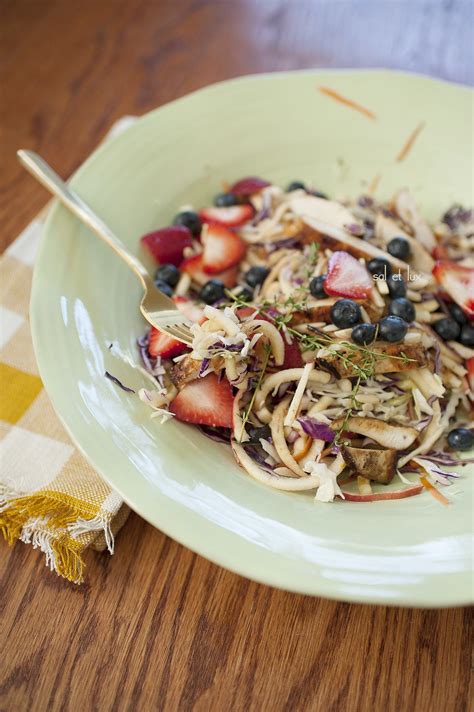 The zippy homemade marinade features honey, orange juice, soy sauce, curry powder, and pepper that's sure to tantalize those taste buds. Summer Chicken & Apple Salad - Sal et Lux | Recipe | Main dish salad recipes, Main dish salads ...