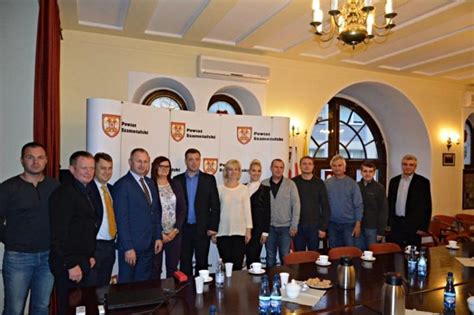 Zapisy rozpoczynają się od północy na stronie pacjent.gov.pl lub od godz. Wizyta delegacji z Ukrainy - eSzamotuly.pl