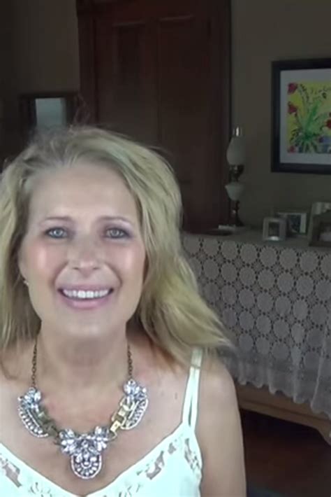 Gorgeous 60 Year Old Grandma Is Our New Beauty Guru Beauty Guru Beauty Hacks Hair Beauty