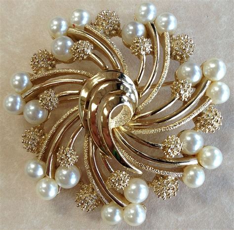 Vintage 1950s Trifari Faux Pearl Costume Brooch Pin Gold Toned Sold On Ruby Lane