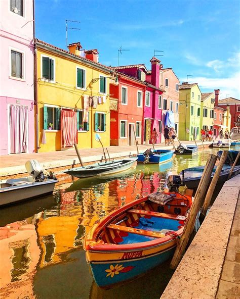 Lîle De Burano La Magnifique île De Venise Aux Maisons Colorées