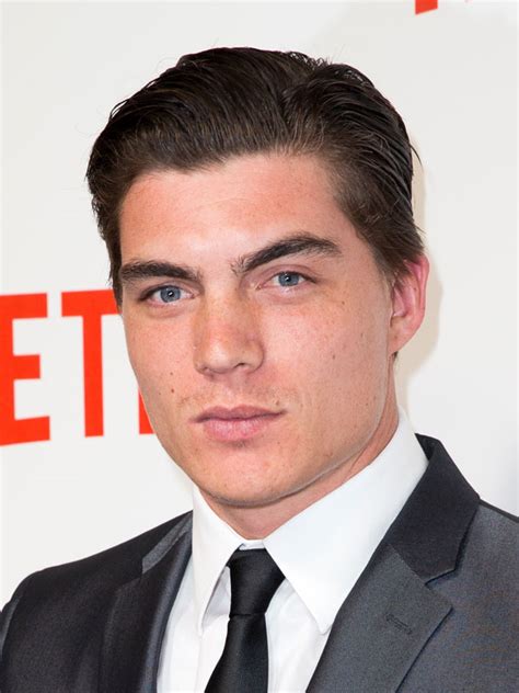 Holtz is married to chelsea thea pagnini and they have four children.2. Zane Holtz - AlloCiné
