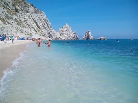 Numana Riviera del Conero - arrivo alla Spiaggia delle Due ...