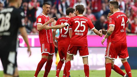 Keiner der videos wird von dieser seite. 101st Bayern vs Gladbach clash - FC Bayern Munich