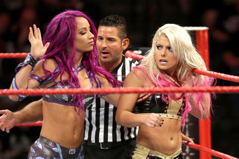 Alexa Bliss Explains How She Can Wrestle Sasha Banks When They Really Dont Like Each Other
