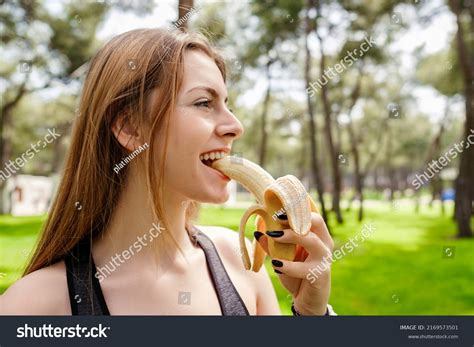 424 164 Eating Bananas Images Stock Photos Vectors Shutterstock