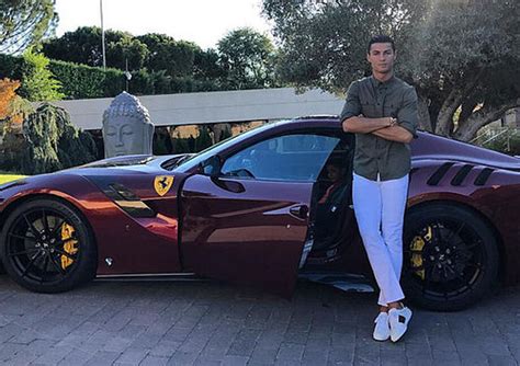 Cristiano Ronaldo En Zijn Nieuwe Ferrari F12