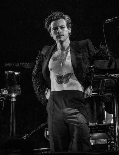 hot harry styles in black and white new york 2021 in 2022 harry styles photos harry styles
