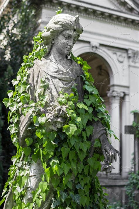 Statue Covered With Ivy In 2021 Statue Greek Statues Beautiful