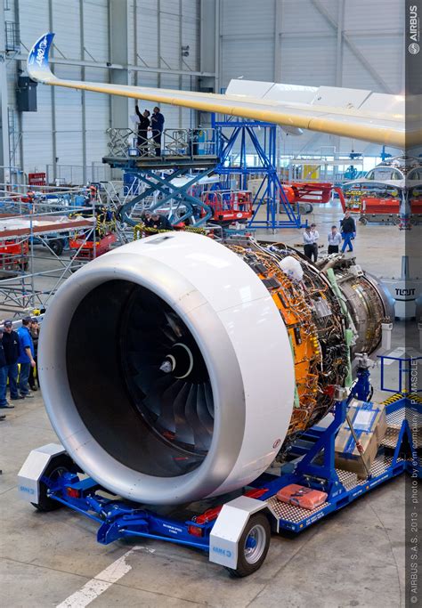 Airbus Instala El Motor Rolls Royce Trent Xwb Y El Apu Honeywell En El