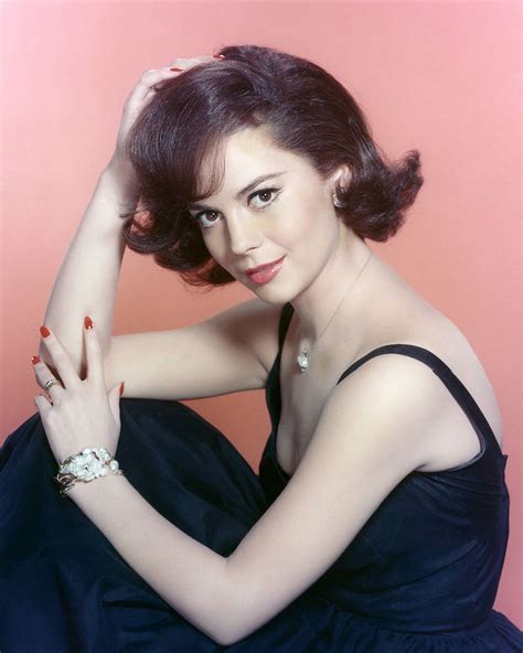 The 40 Best Red Nails Of All Time Natalie Wood Classic Hollywood