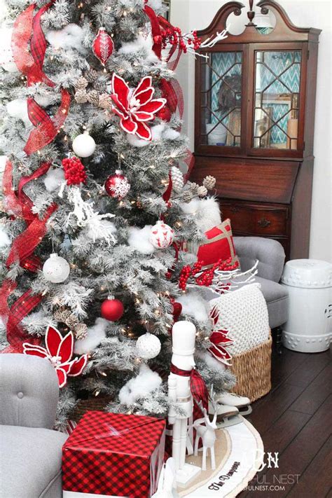 50+ christmas trees decorations that are straight up magical. Classic Red and White Christmas Tree Decorating Ideas
