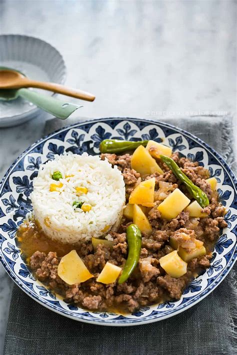 Jul 13, 2016 · ingredients 1 ½ tablespoons vegetable oil 1 lb ground beef 85/15% ⅓ cup white onion chopped 2 garlic cloves 1 serrano pepper 1 ½ cup diced potato about 8 ounces 1 lb tomatoes diced (about 2 large tomatoes) 1 knorr® beef bouillon cube ⅓ cup chopped cilantro salt and pepper to taste Picadillo con papas - un cappuccino la mattina
