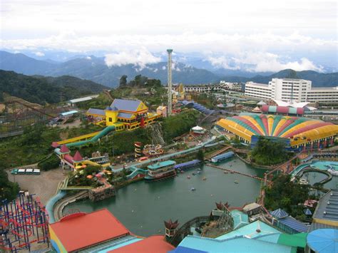 Enjoy a scenic ride on genting skyway, southeast asia's fastest and longest cable car. Interesting Places In Malaysia: Genting Highlands|Pahang ...