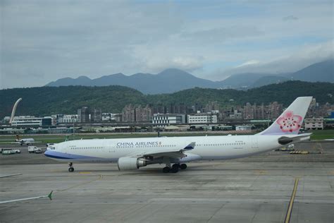 Review Of China Airlines Flight From Taipei To Hong Kong In Premium Eco