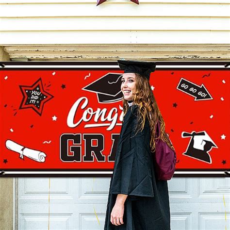 Make Your Friend's Graduation Party Stand Out With Trendy 2024