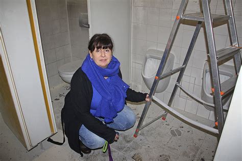 Öffentliche sanitäranlagen zum einen kann … Kokelei auf der Jungen-Toilette in Mulsum - Stade