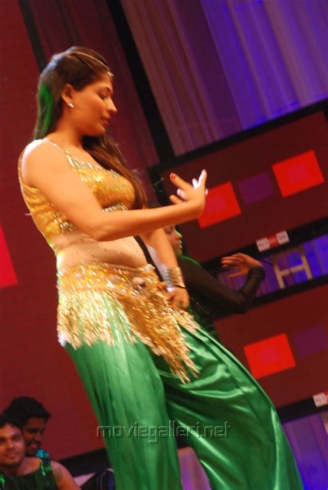 Picture 181010 Vijayalakshmi Agathiyan Hot Dance Stills