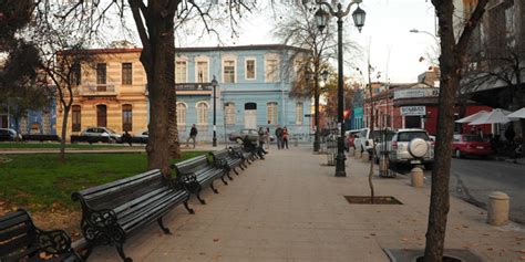 Plaza brasil is a very nice place to chill out and relax. Brasil y Cumming - Santiago de Chile