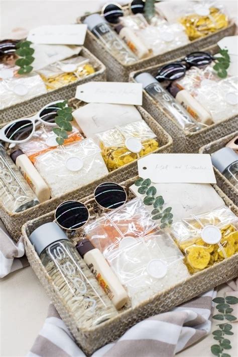 See more ideas about gift hampers, homemade gifts, gifts. 10 Must-see wedding hamper ideas to impress your guests ...
