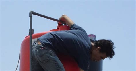 Bantuan pengadaan tampungan air bersih ( toren air 2 @ 5000 liter ). indocleanpipe.com: Kamus Bahasa PLUMBING