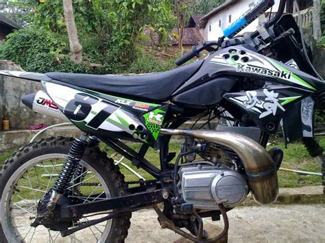 Nah, berikut lima motor rx king yang terjual dengan harga selangit motor tersebut memiliki ciri khas berwarna hitam dan emas, serta memiliki nomor rangka yang tidak akan ditemui pada rx king jenis rx king keluaran tahun 2009 berwarna merah metalik ini awalnya dijual seharga rp 50 juta. Biaya Modifikasi Rx King Jadi Trail Terkeren Motor Cross