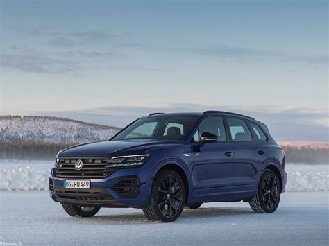 Once you go electric, everything charges. Volkswagen Touareg R 2021 - Premier modèle R hybride ...
