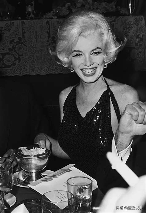 Rare Life Photos Of Marilyn Monroe Some Of Them Were Injured On