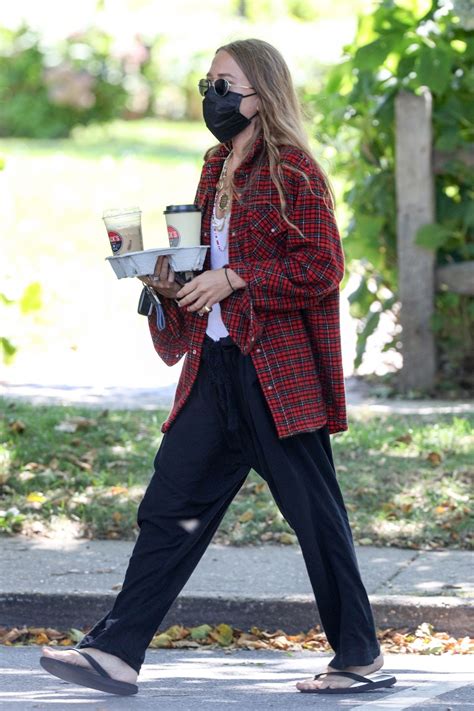 You've probably heard of me and my sister ashley. MARY KATE OLSEN Out for Coffee in New York 08/26/2020 ...