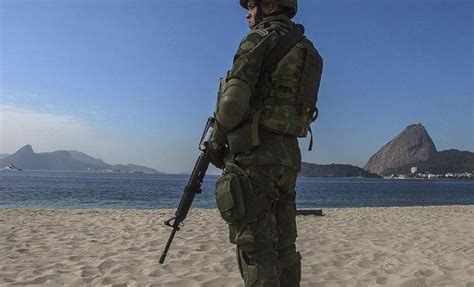 Con un violento attacco i talebani hanno cercato di impadronirsi di una base militare nel sud dell'afghanistan: Afghanistan - Attacco dei talebani ad una base militare ...