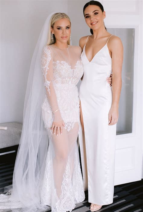 Factory price second hand evening dress wedding dress used clothes guangzhou bride dress. Christie Nicole Custom Made Second Hand Wedding Dress Save ...