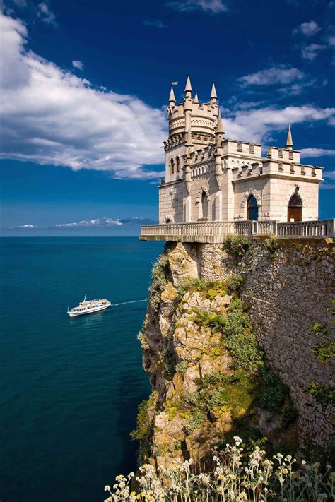Crimea Swallows Nest Castle Beautiful Castles Beautiful Places Castle