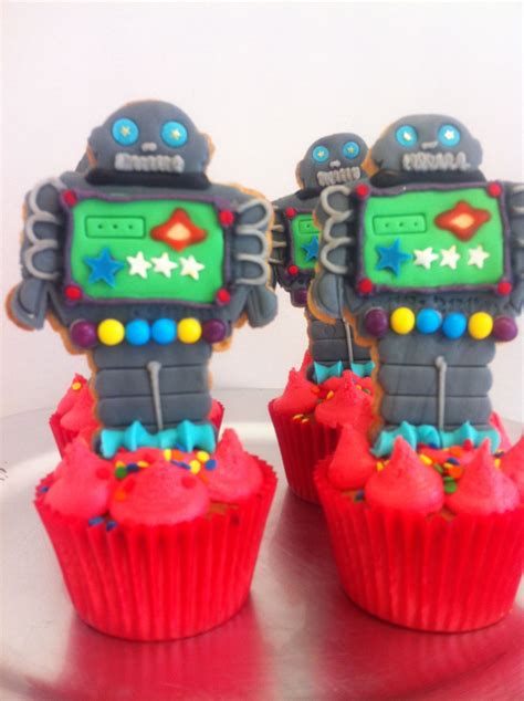 Robot Cupcakes Wow Lol Robot Cupcakes Robot Party Cupcakes