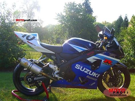 Suzuki had quite some time to study the competition and try to come up with a slightly better spec for their tool. Suzuki GSX-R 600 2006 Specs and Photos