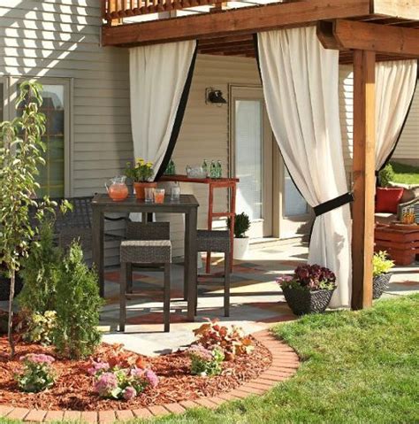 The zonal planning rules regulate both these factors. 13 Attractive Ways To Add Privacy To Your Yard & Deck ...