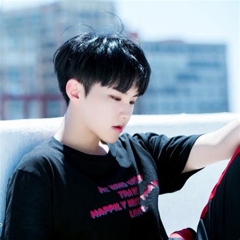 À présent agée de 23 ans, hoshi, nommée aux victoires de la musique dans la catégorie révélation parmi ces 14 titres, hoshi nous embarque dans un voyage coloré entre ses souvenirs d'enfance, ses. hoshi pics on Twitter: "170625…
