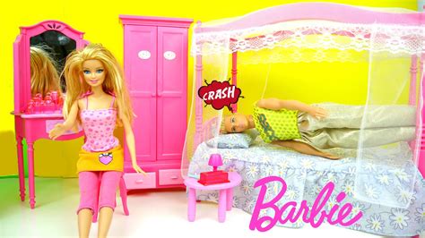 غرفة نوم باربي ألعاب بنات و إزعاج صباحي لكين Barbie Bedroom Tour Youtube