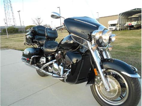 It's a 1300cc, 700+ pound monster with a 67 inch wheelbase. 2005 Yamaha Royal Star Midnight Venture for sale on 2040-motos