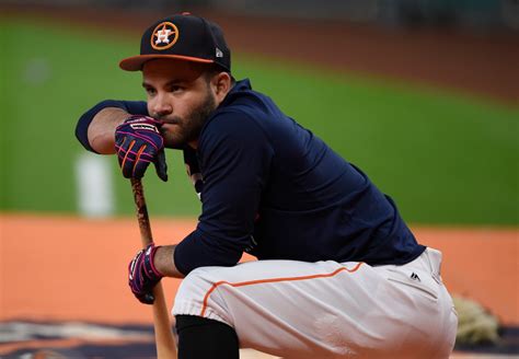 Astros Diminutive Jose Altuve Reaching New Heights As A Hitter