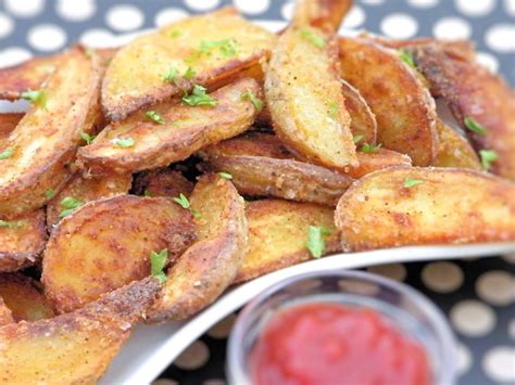 Vittles And Bits Oven Crisp Garlic Potato Wedges