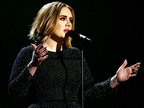 Adele Debuts Short New Haircut On Uks X Factor