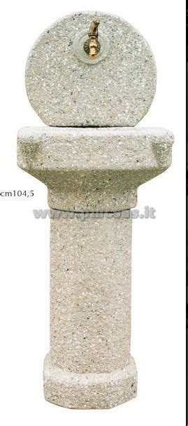 La scelta della giusta fontana da giardino in pietra dipende da diversi fattori che vanno dall´utilizzo che si intende fare del. fontane a muro - pmc prefabbricati e arredo giardino