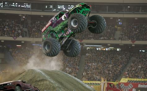 Grave Digger Monster Truck Wallpaper 54 Images