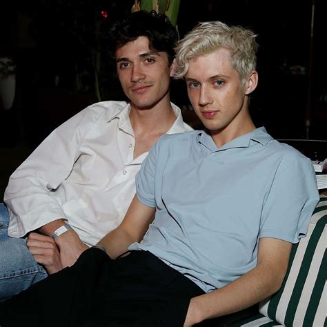 who has troye sivan dated his dating history with photos