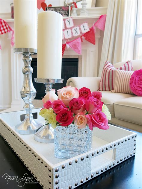 Home is the best place to celebrate christmas. Nissa-Lynn Interiors: Holiday Coffee Table Decor