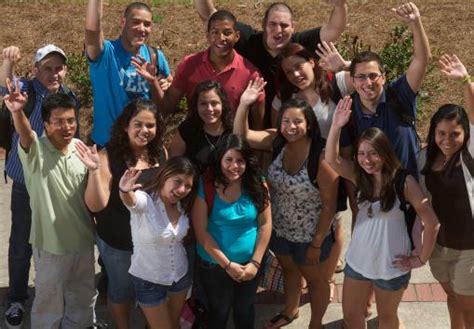 Wise Latinas Linked Hispanic Youth Institute Summer Program Helps