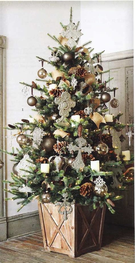 25 Creative And Beautiful Christmas Tree Decorating Ideas