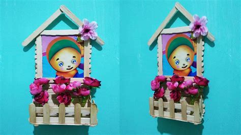 7a.untuk fotonya, kita print sedikit melebihin ukuran bagian dalam bingkai, contoh yang digunakan menggunakan foto berukuran 5r atau 12,5x17 cm, atau print dengan ukuran setengah kertas foto ukuran a4 7b.potong sesuai dengan besar foto KREASI STIK ES KRIM || CARA MEMBUAT BINGKAI FOTO DARI STIK ...