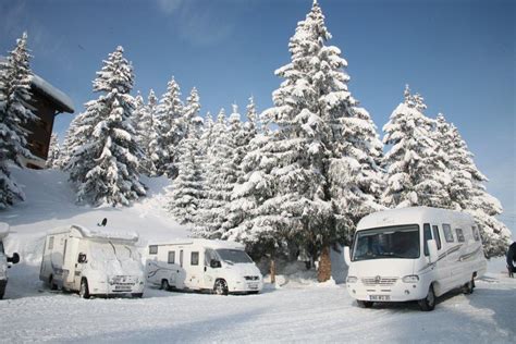 vacances en camping car adapter son véhicule pour la saison froide