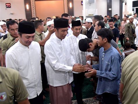 Maybe you would like to learn more about one of these? Pemilu Berjalan Lancar, Presiden Jokowi Terima Ucapan ...